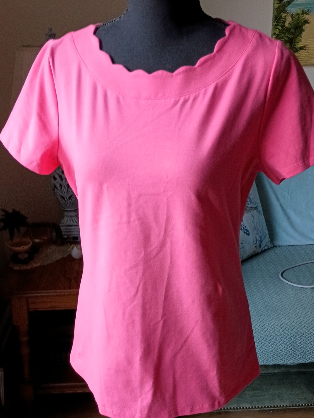 Pink Scalloped Neck Short Sleeve Women's Top